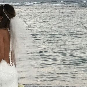 Gorgeous luxury hip length wedding veil comb